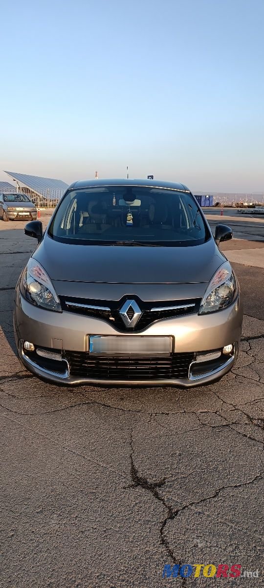 2012' Renault Grand Scenic photo #5