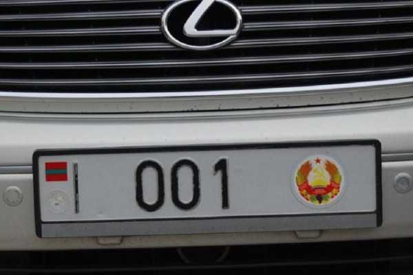 Chișinăul cere Kievului amânarea restricțiilor pentru circulația vehiculelor cu numere transnistrene ilegale