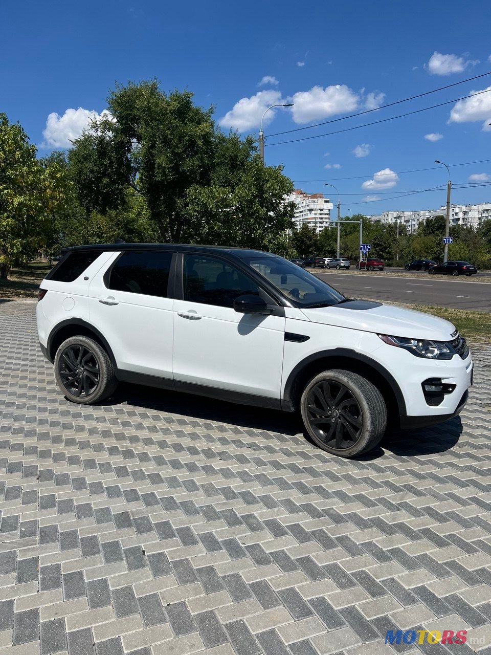 2017' Land Rover Discovery Sport photo #5