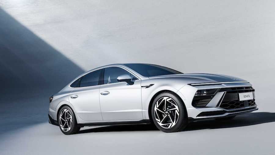2024 Hyundai Sonata Debuts With Radical Facelift And Curved Display
