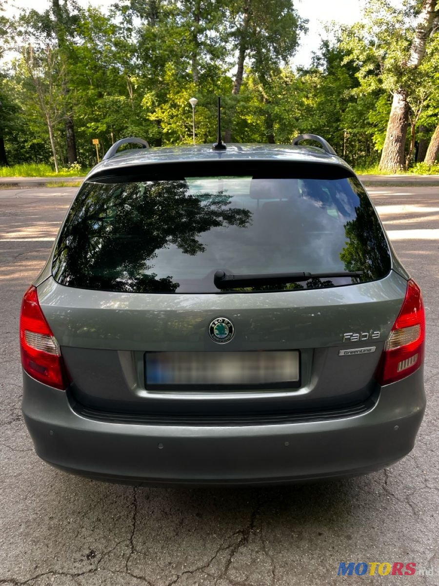 2012' Skoda Fabia photo #4