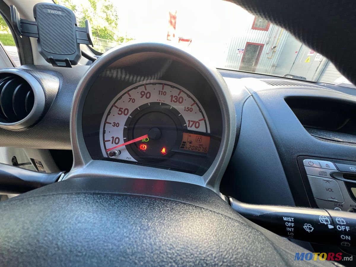 2009' Toyota Aygo photo #2