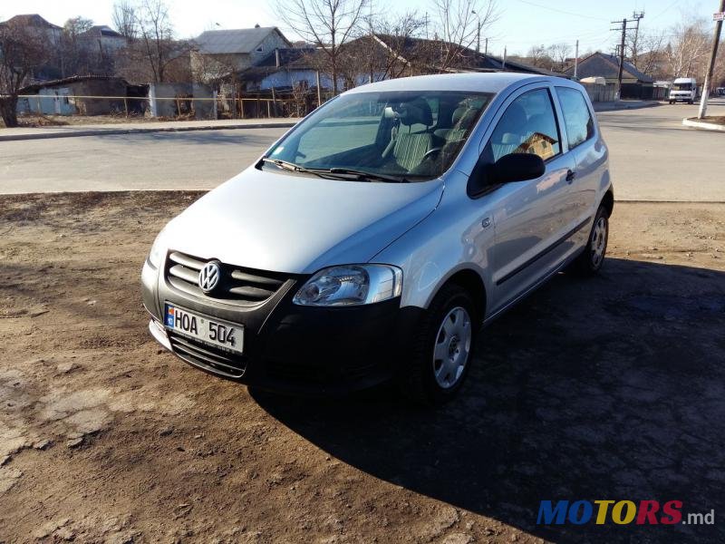 2006' Volkswagen Fox photo #1