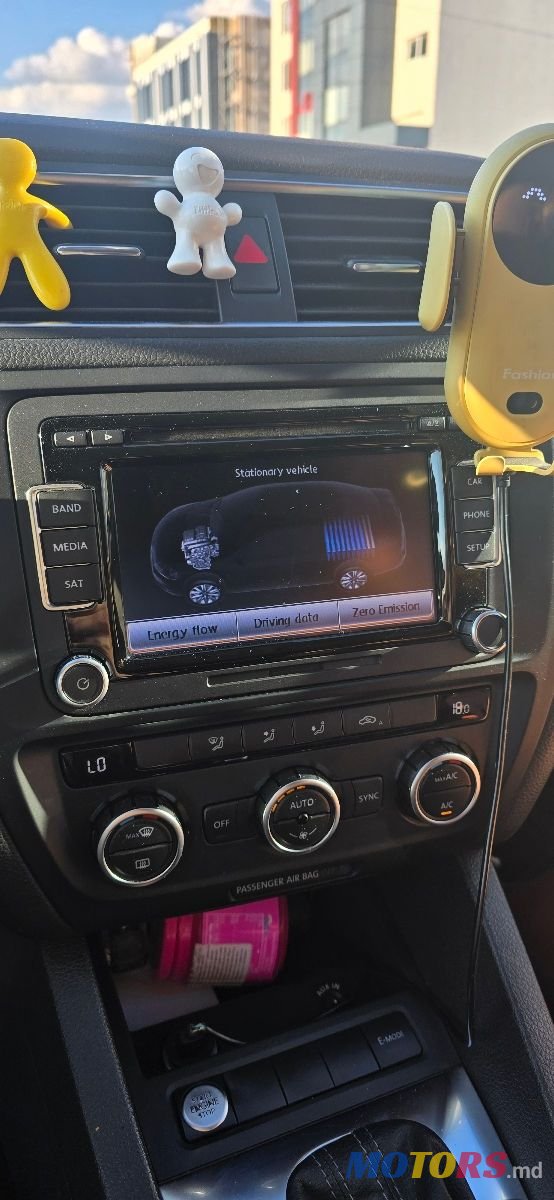 2013' Volkswagen Jetta photo #4