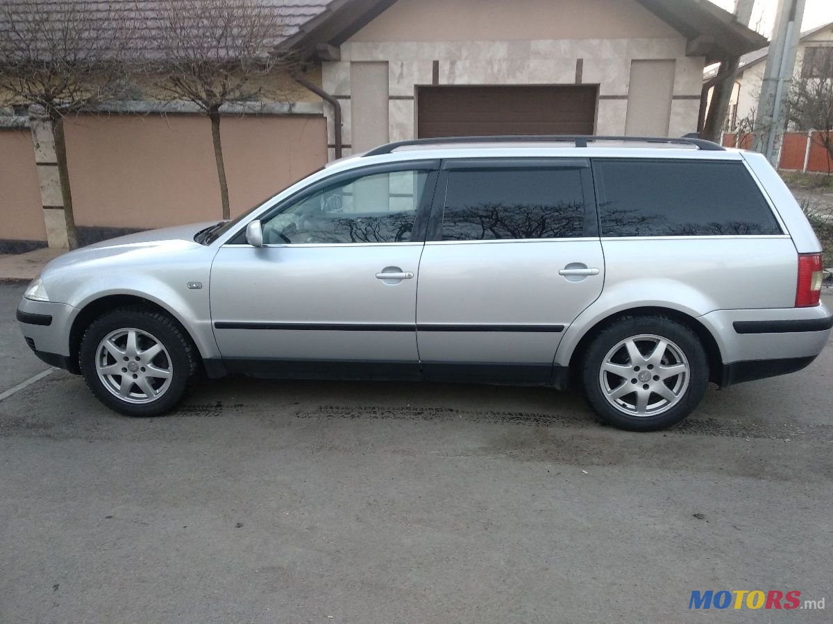 2004' Volkswagen Passat photo #3