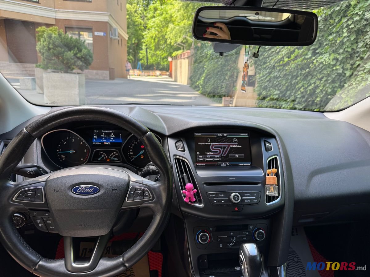 2016' Ford Focus photo #5