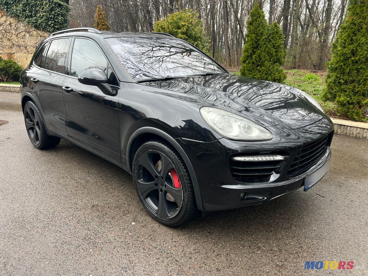 2011' Porsche Cayenne photo #2