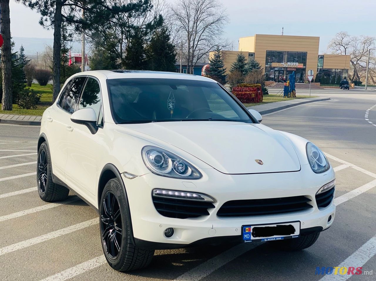 2012' Porsche Cayenne photo #3