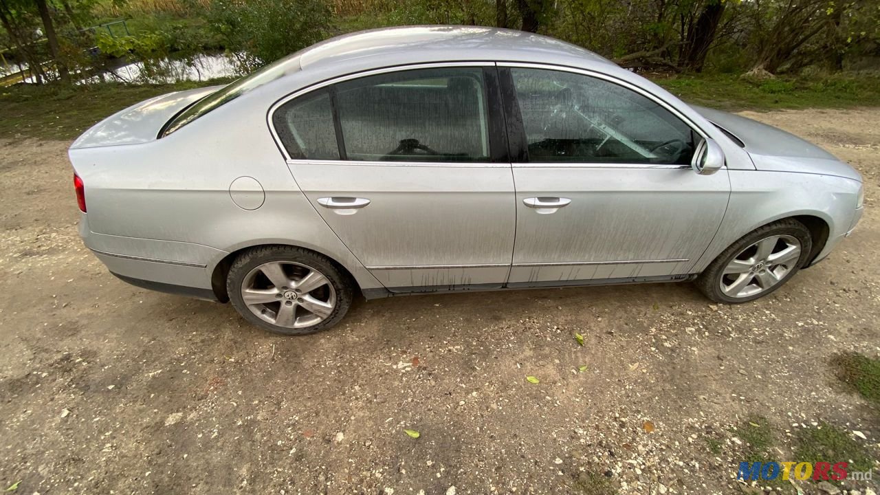 2010' Volkswagen Passat photo #1