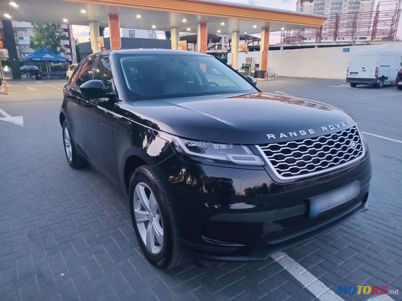 2018' Land Rover Range Rover Velar photo #3