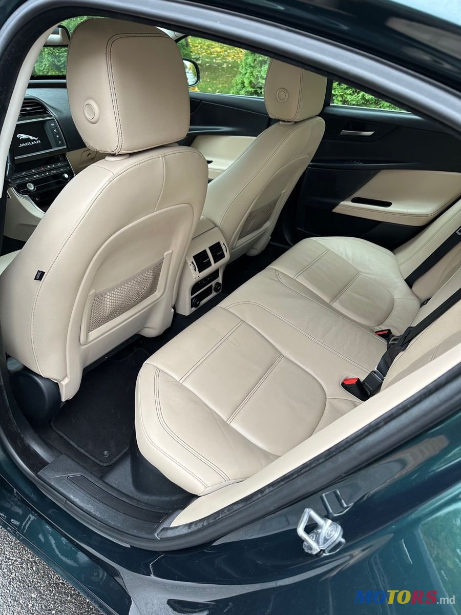 2015' Jaguar XE photo #5