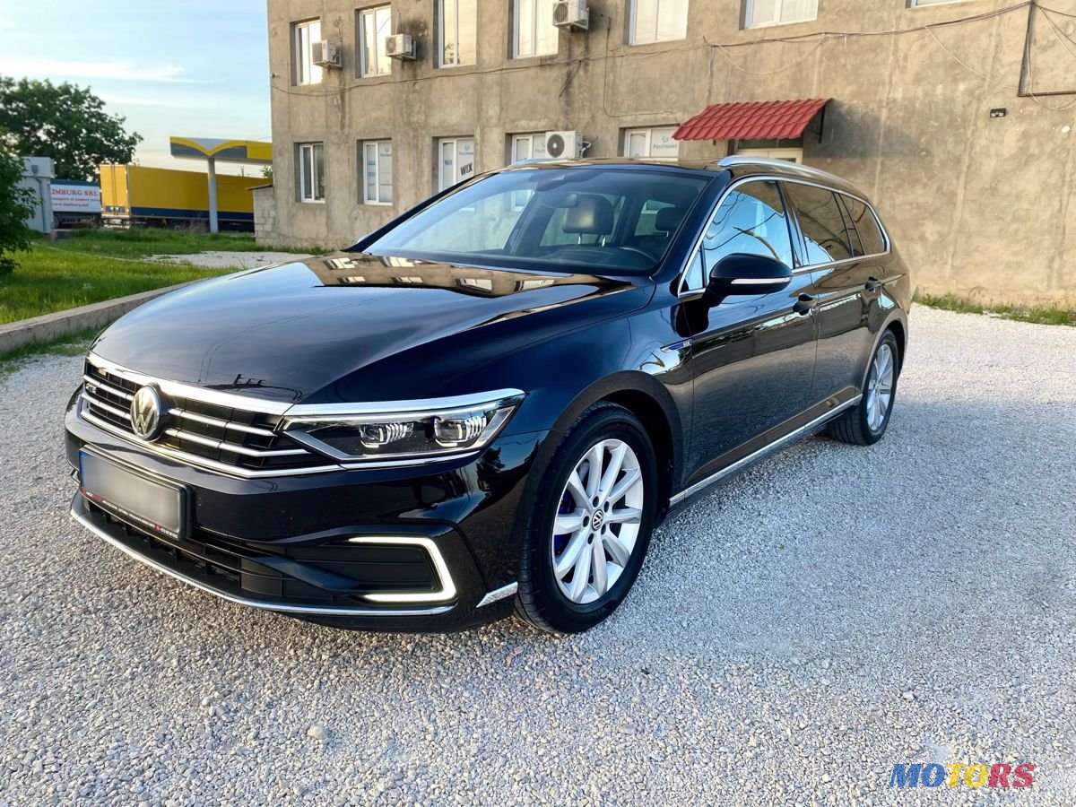 2020' Volkswagen Passat photo #3