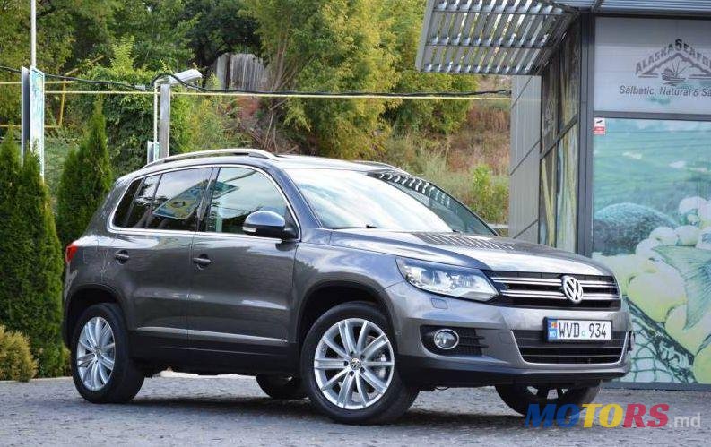 2012' Volkswagen Tiguan photo #1