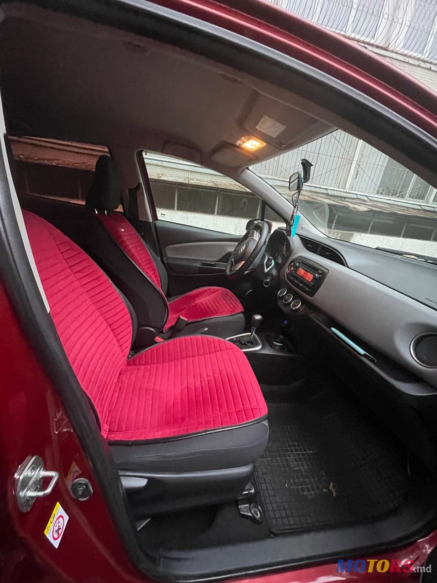 2014' Toyota Yaris photo #6