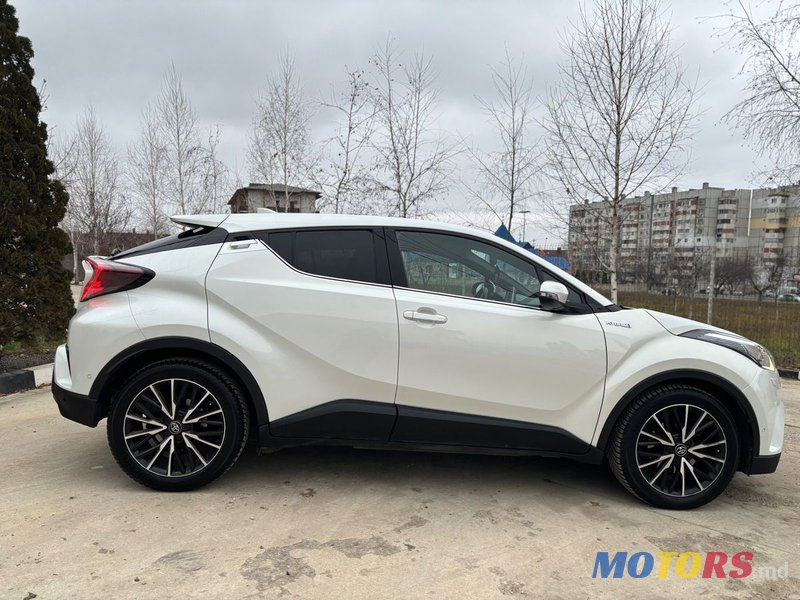 2018' Toyota C-HR photo #6