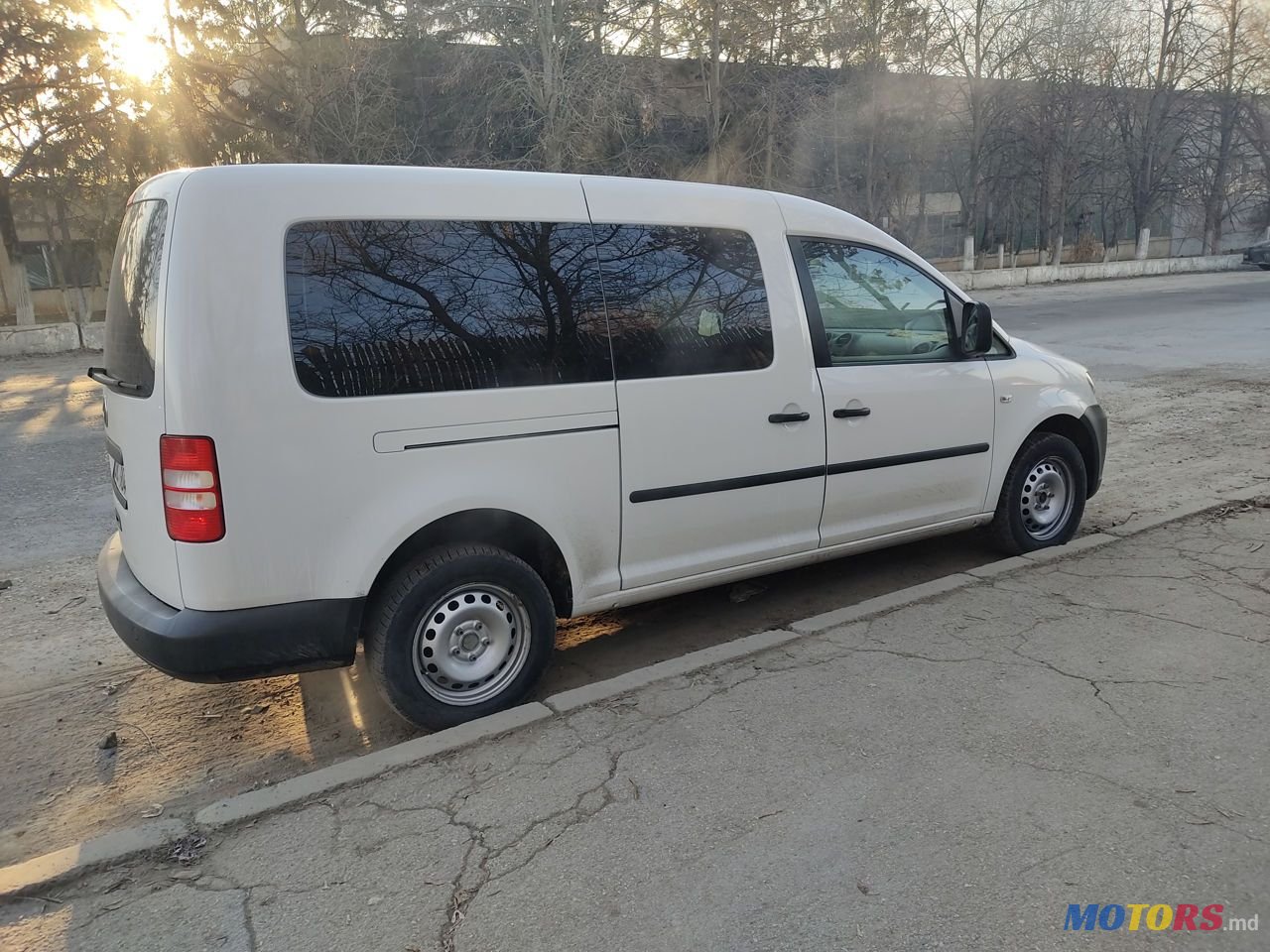 2012' Volkswagen Caddy photo #1