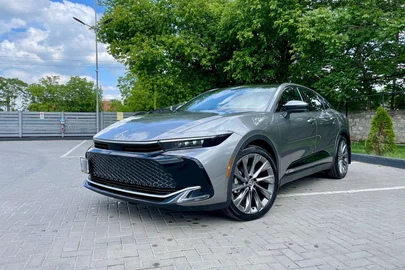 2023' Toyota Crown