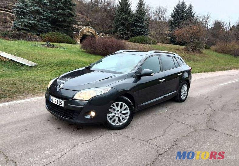 2011' Renault Megane photo #1