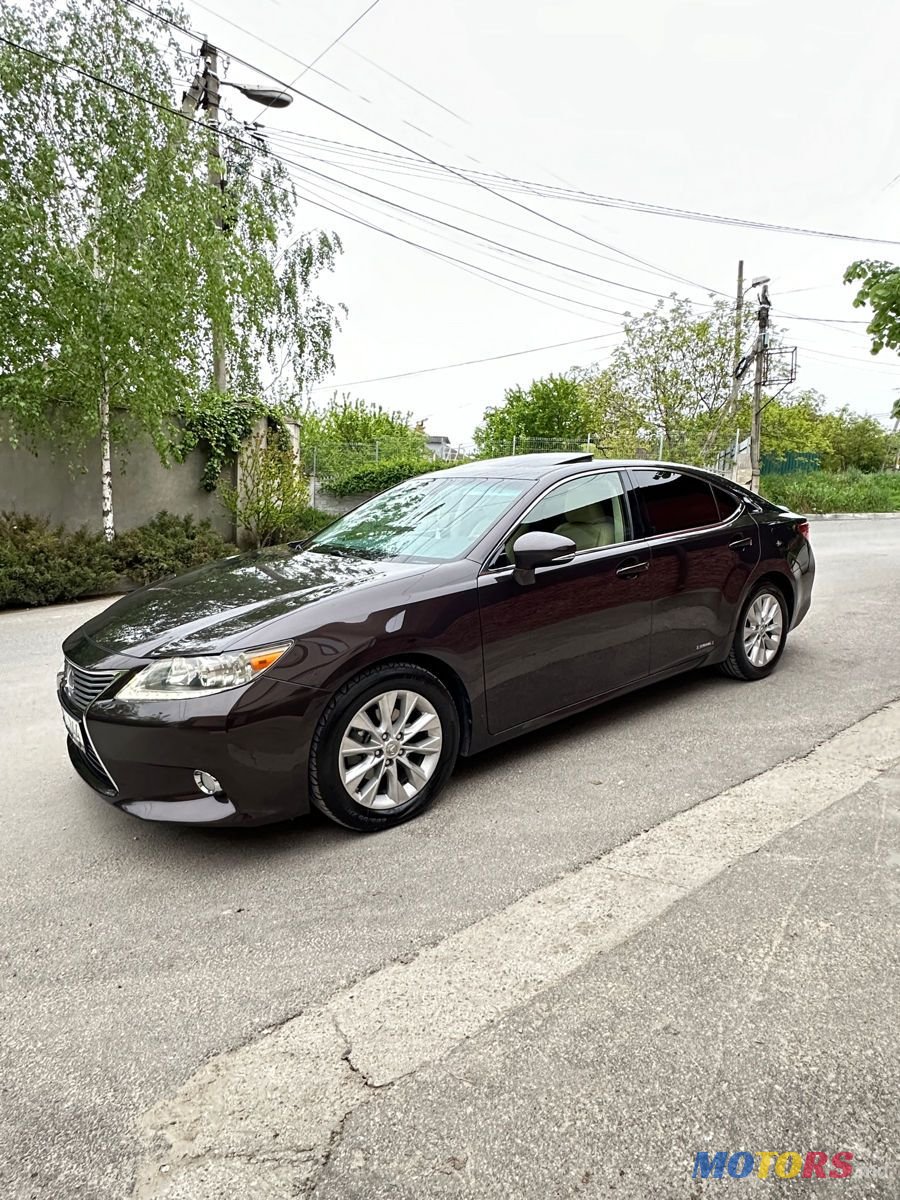 2013' Lexus Es Series photo #1