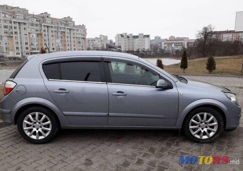 2004' Opel Astra photo #1