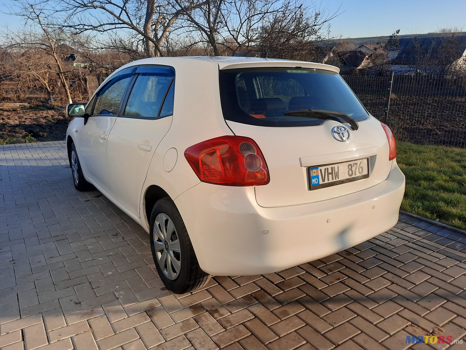 2008' Toyota Auris photo #3