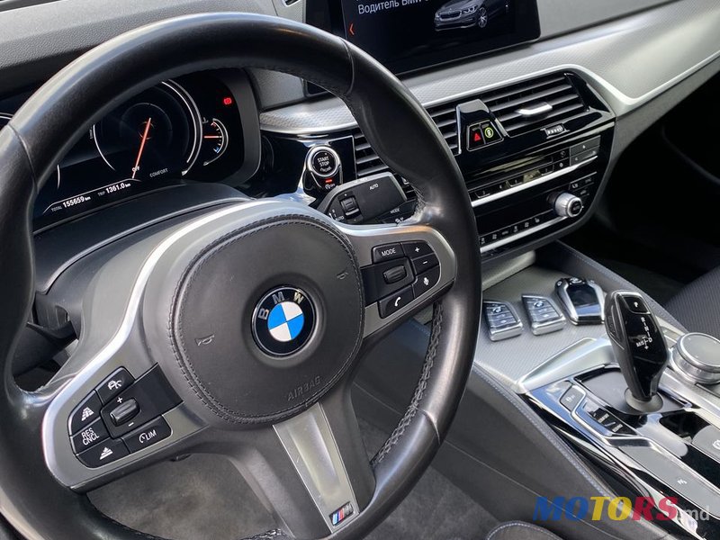 2017' BMW 5 Series photo #3