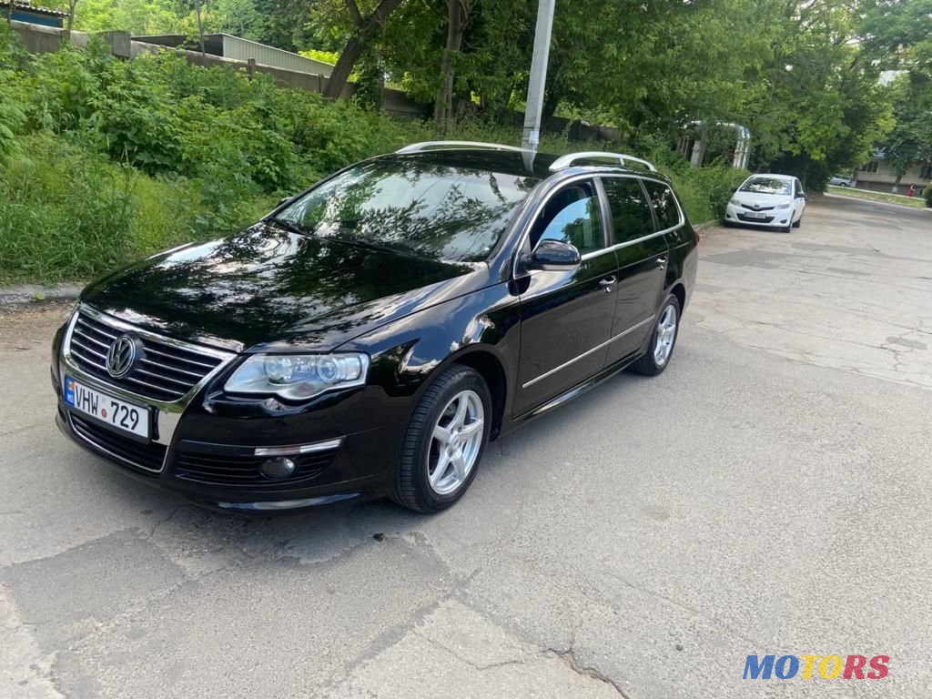 2010' Volkswagen Passat photo #3