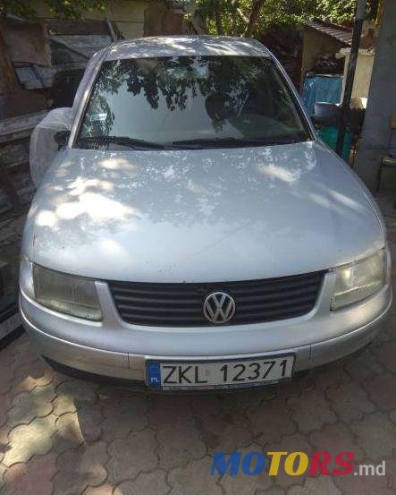 2000' Volkswagen Passat photo #1