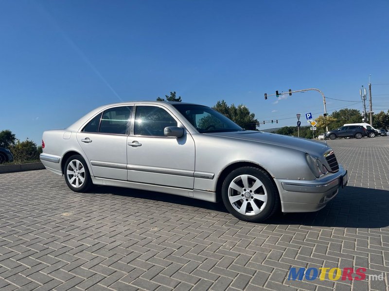 2001' Mercedes-Benz E-Class photo #3