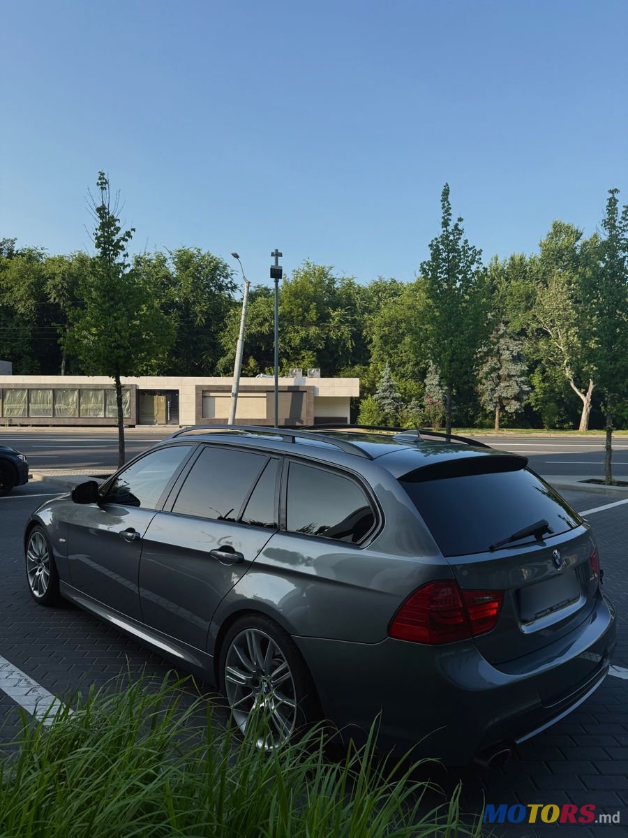 2009' BMW 3 Series photo #6