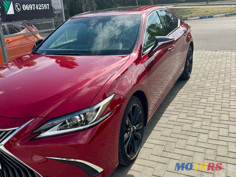 2021' Lexus Es Series photo #2