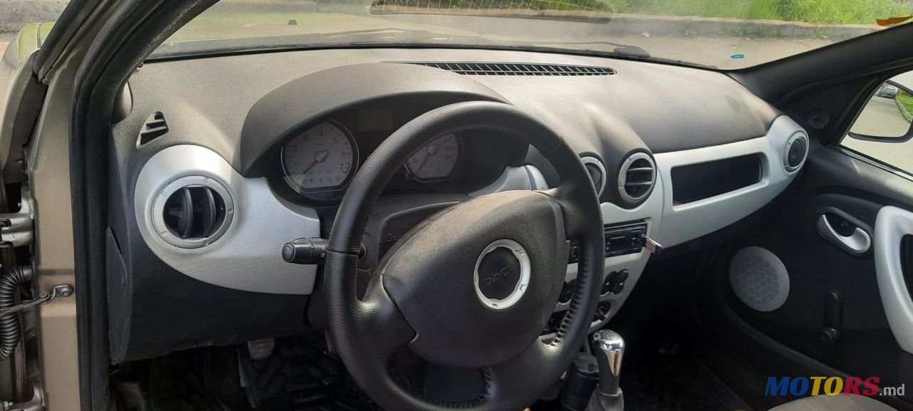 2008' Dacia Logan photo #5