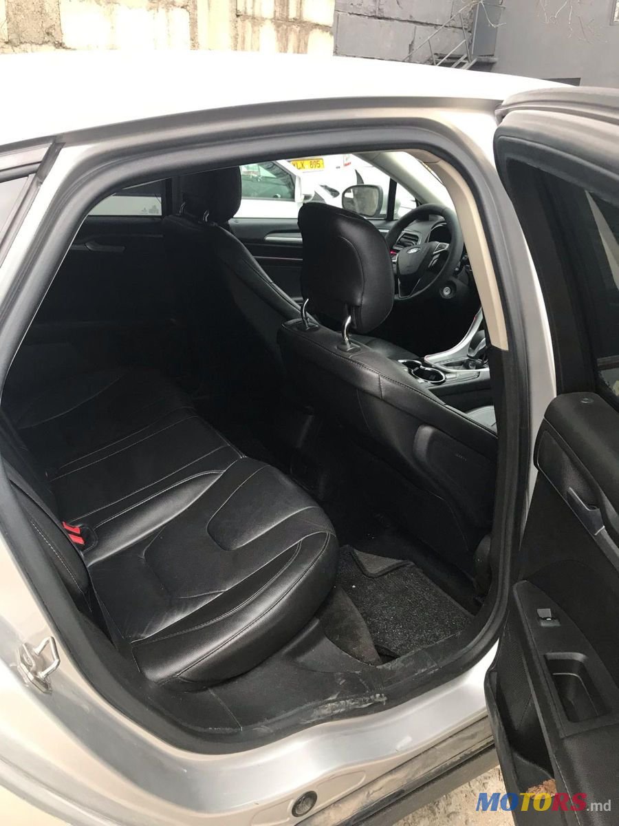 2013' Ford Fusion photo #5