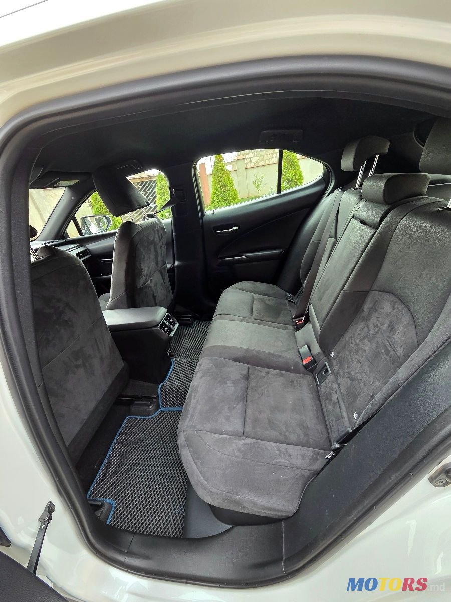 2020' Lexus UX photo #6