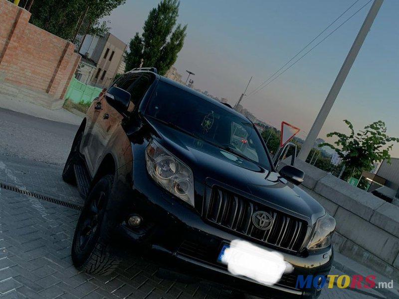 2011' Toyota Land Cruiser Prado photo #3