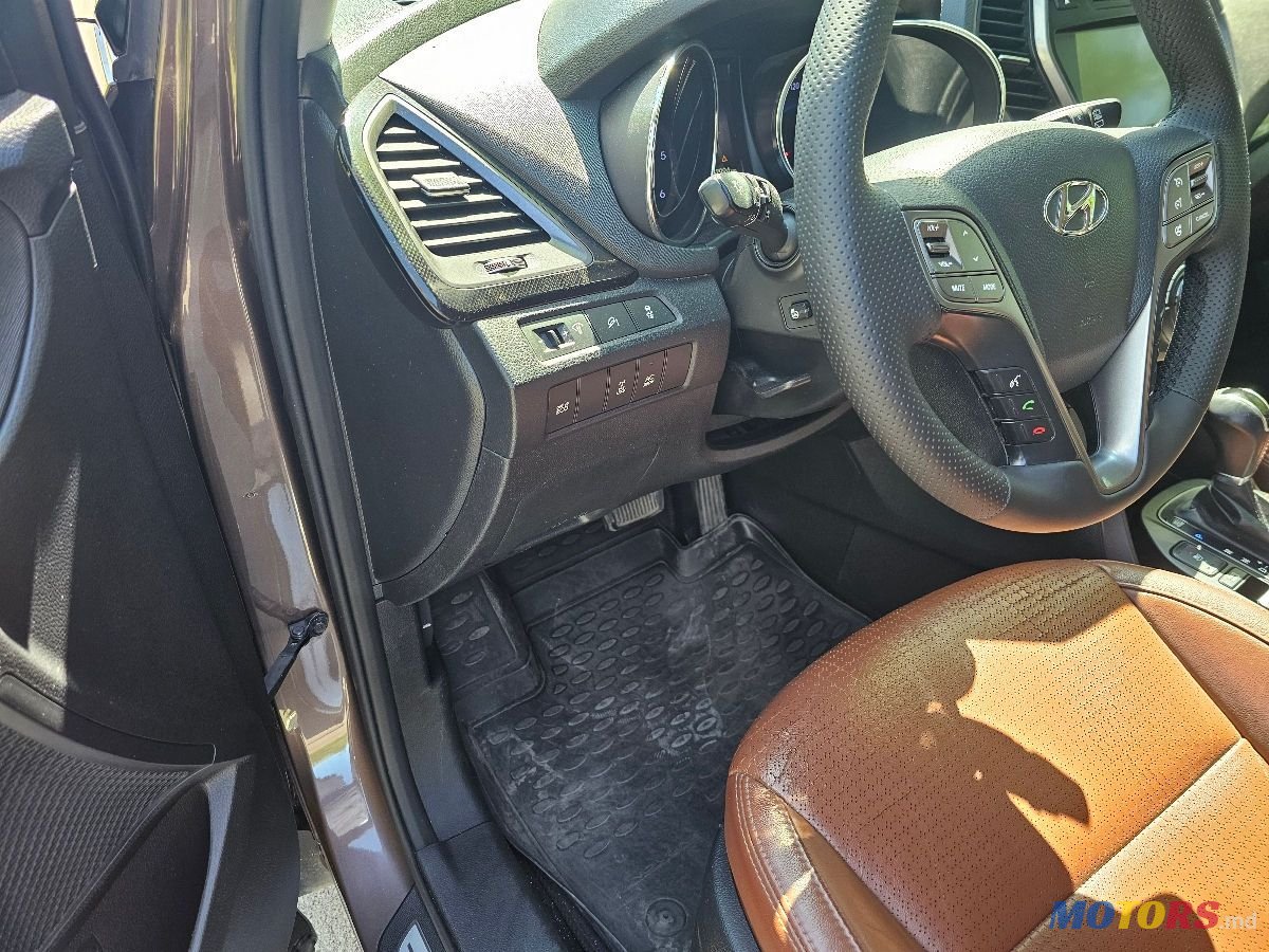 2014' Hyundai Santa Fe photo #6