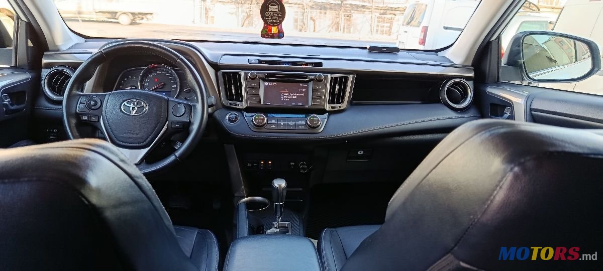 2013' Toyota RAV4 photo #6