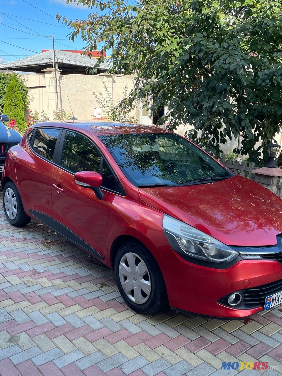 2013' Renault Clio photo #2