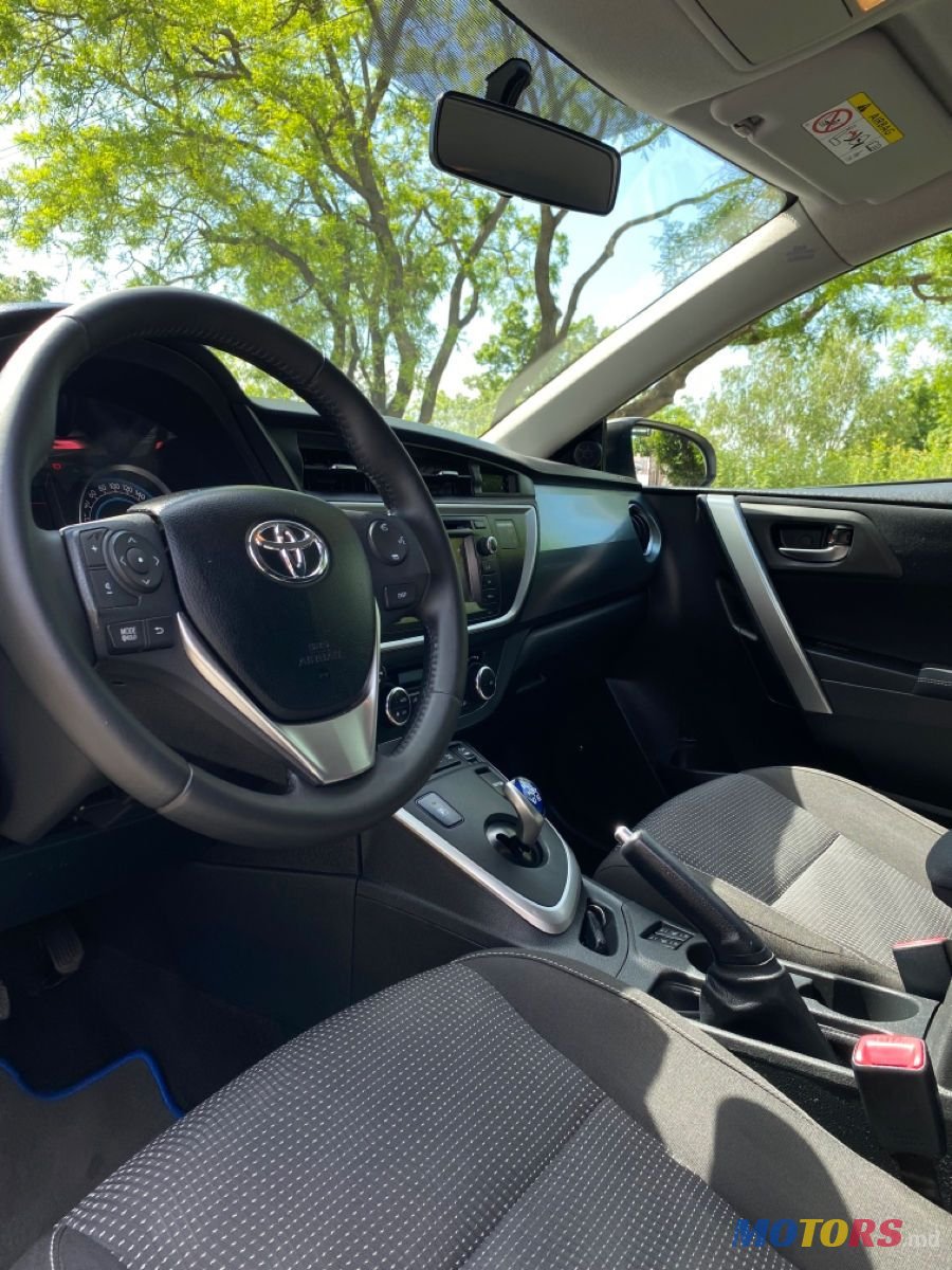 2014' Toyota Auris photo #5