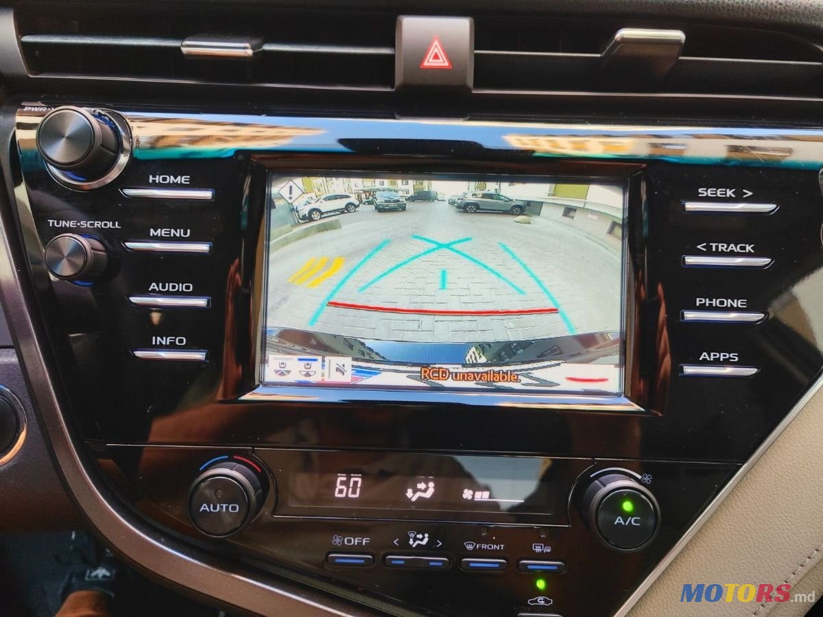 2017' Toyota Camry photo #2