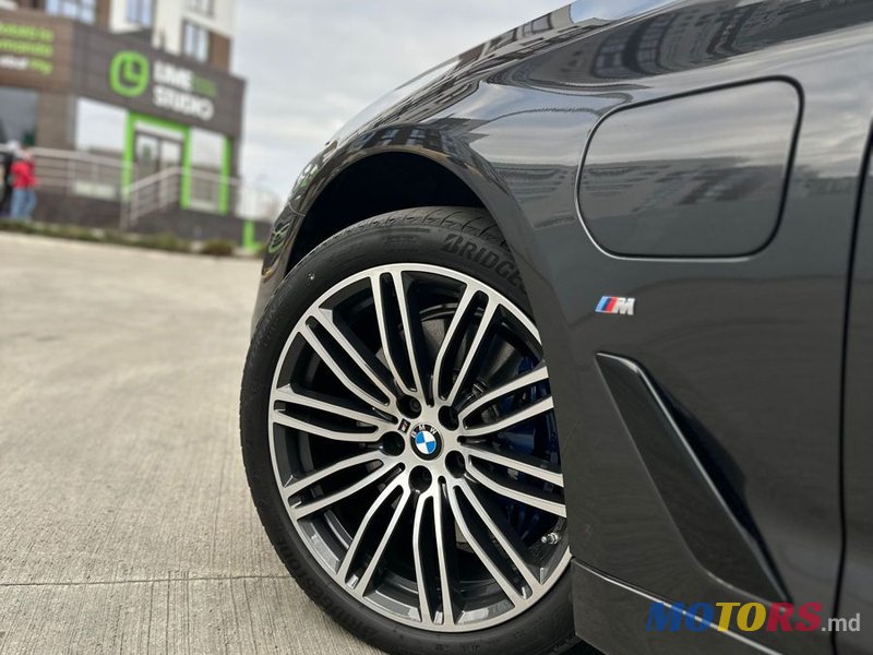 2020' BMW 5 Series photo #3