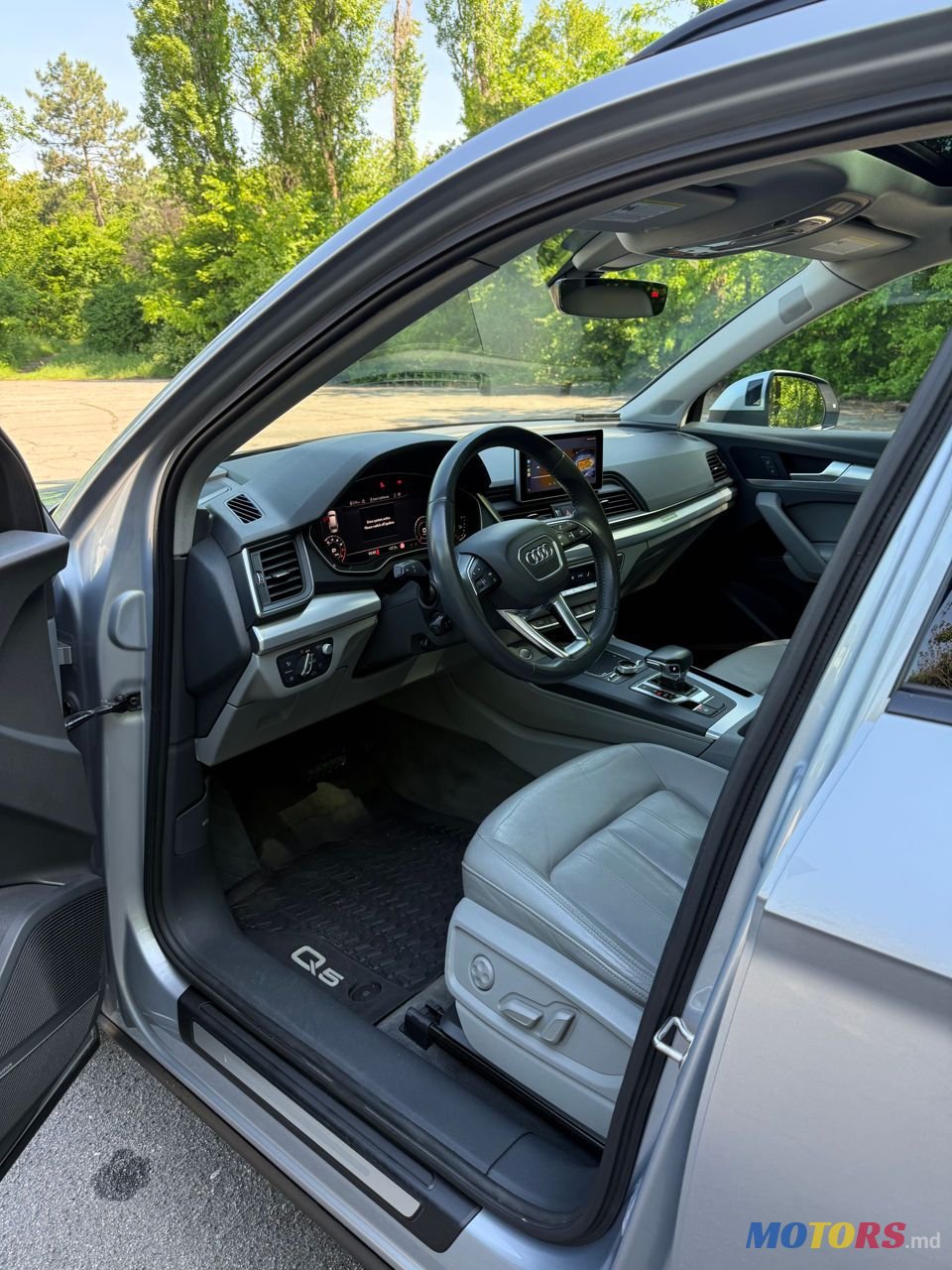 2019' Audi Q5 photo #5