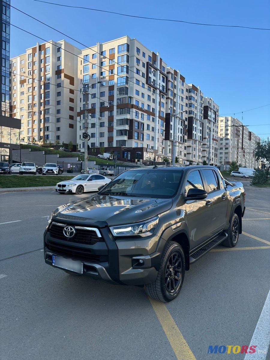 2023' Toyota Hilux photo #2
