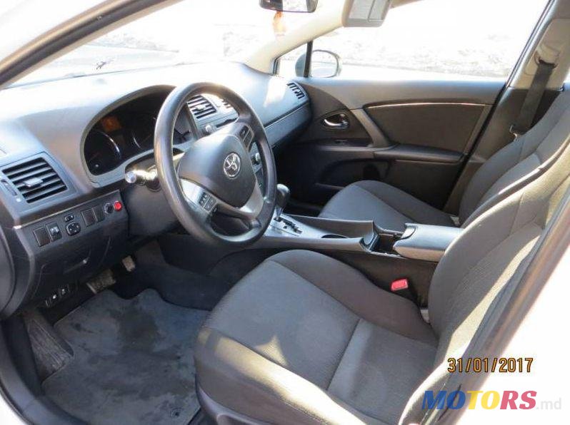 2011' Toyota Avensis photo #1