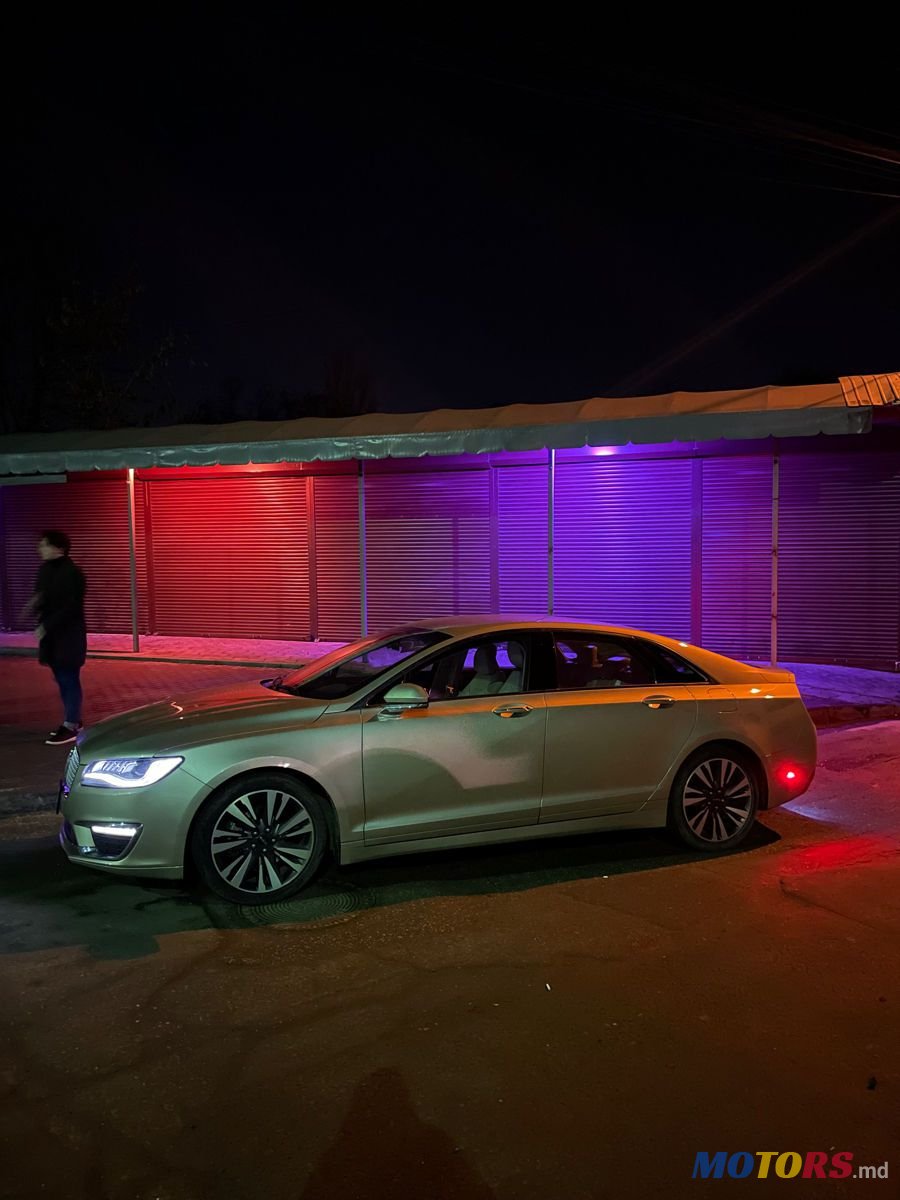 2017' Lincoln MKZ photo #2