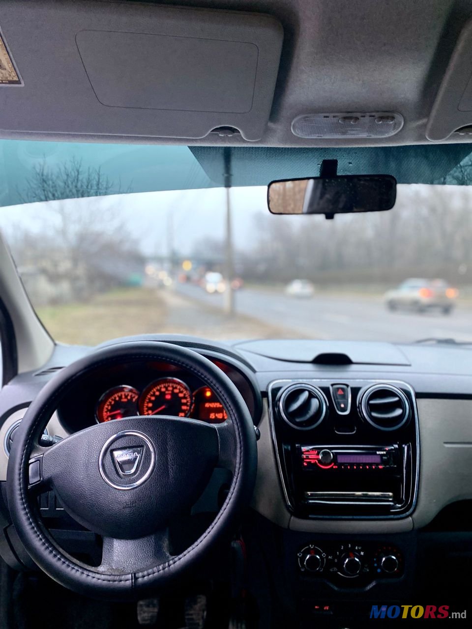 2013' Dacia Lodgy photo #6