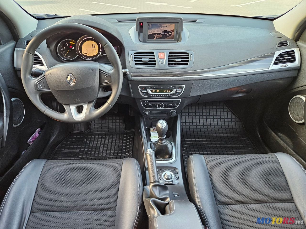 2010' Renault Megane photo #6