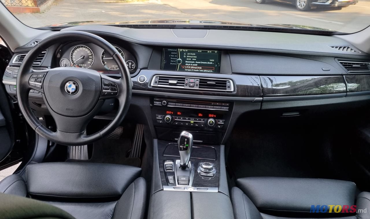 2011' BMW 7 Series photo #6