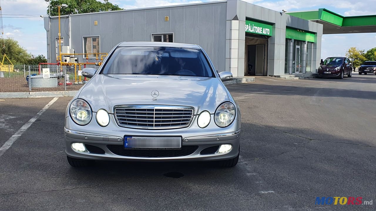 2004' Mercedes-Benz E Класс photo #6