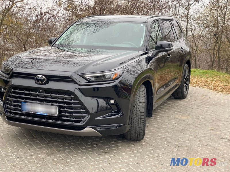2023' Toyota Grand Highlander photo #2